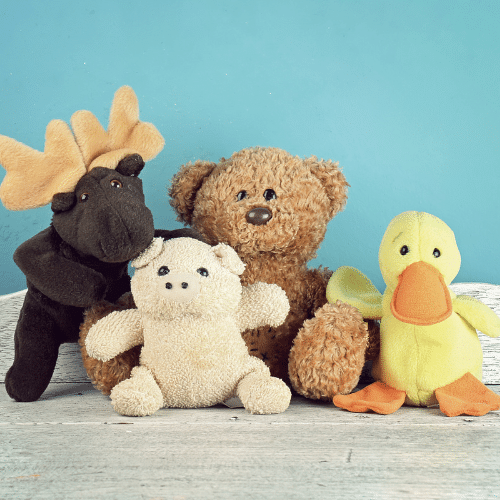 4 stuffed animals that need to be cleaned from lice