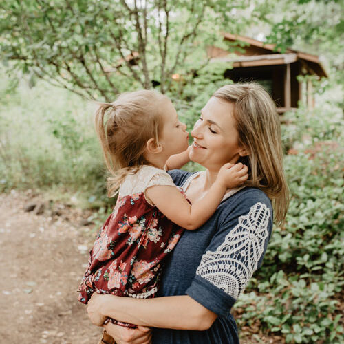 Theresa-with-her-daughter